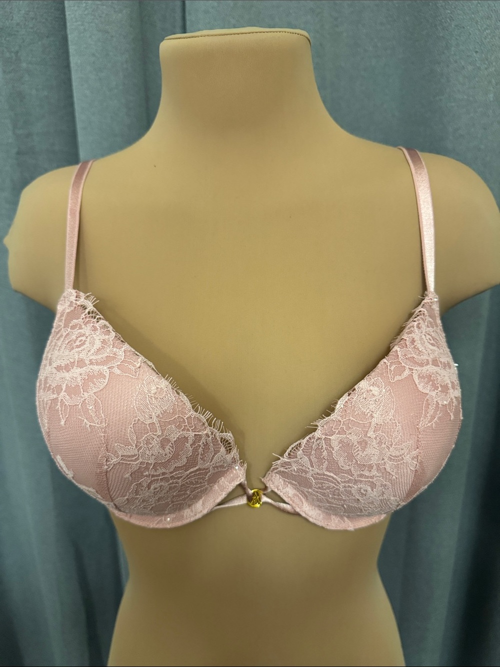 Women's Victoria Secrect Lace Push-Up Bra - Light Pink